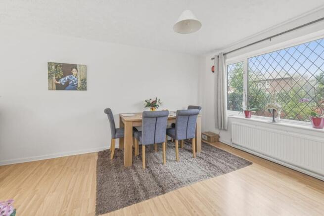 4 bed Semi-Detached for sale Image 9