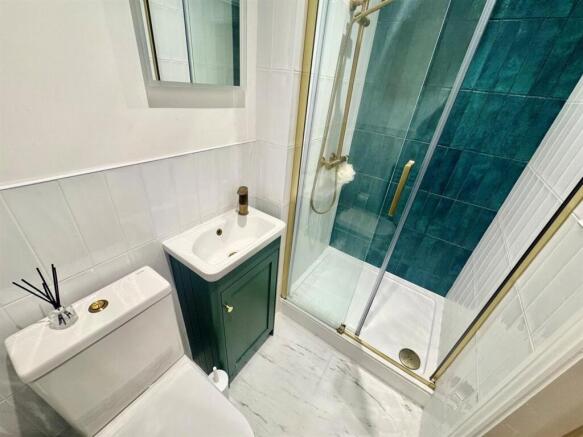 1 bed Flat for sale Image 4