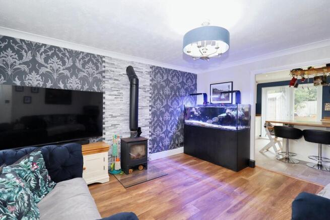 4 bed Detached for sale Image 5