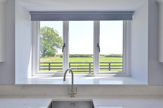 2 bed Barn Conversion to rent Image 9