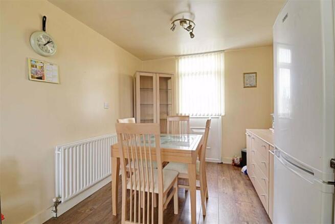 FITTED KITCHEN / DINER measuring
