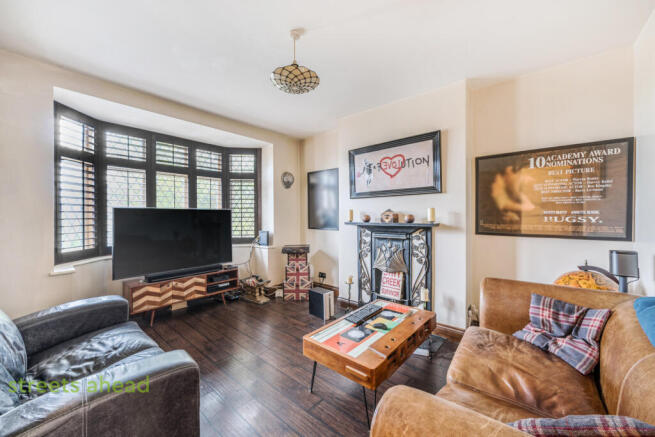 f3a89354-f4e9-453...