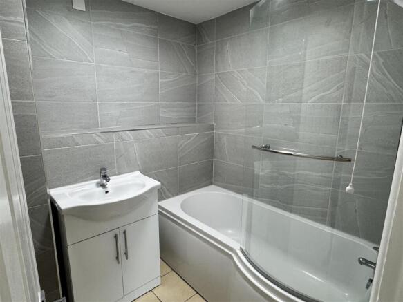 Bathroom.JPG