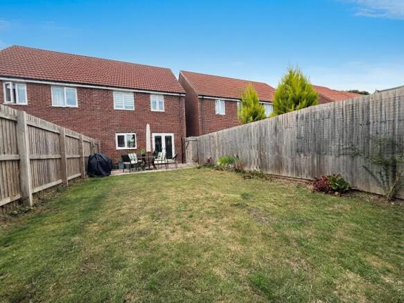 3 bed Semi-Detached for sale Image 12