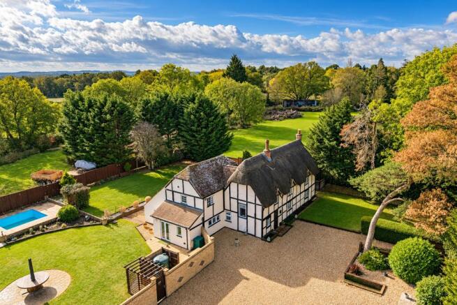 3-bed detached on Crookham Common Road, Brimpton, Reading, Berkshire, RG7, £1,000,000
