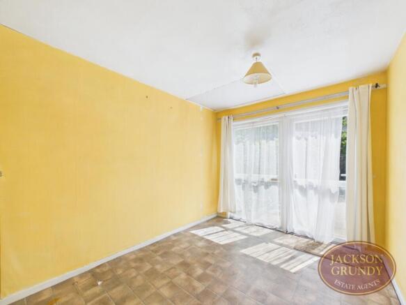 North Holme Court, Thorplands, NN3 8UX photo 4