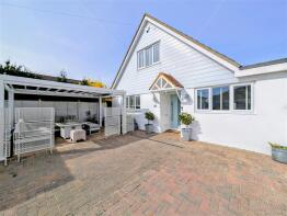 19, Alexandra Road, Lancing BN15 8EJ
