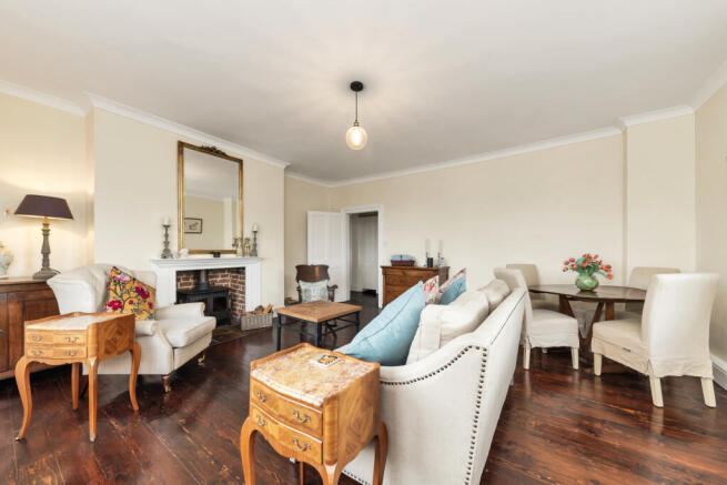 Sitting/Dining Room