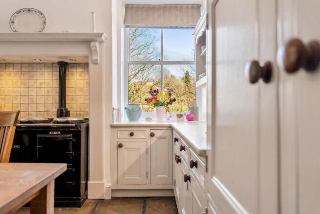 4 bed Detached for sale Image 7