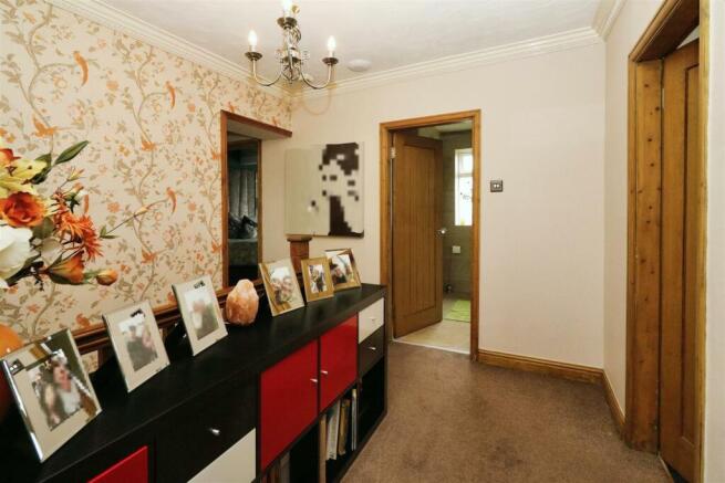FIRST FLOOR LANDING