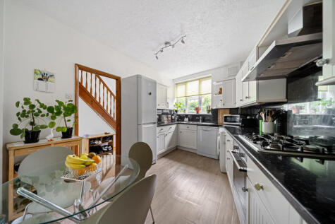 Westview Avenue, Whyteleafe, CR3