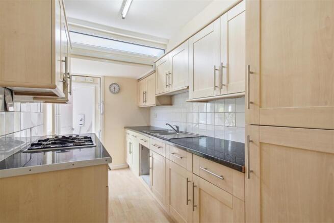 3 bed Terraced for sale Image 9