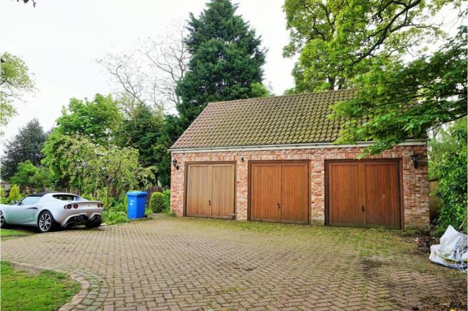 Triple Garage