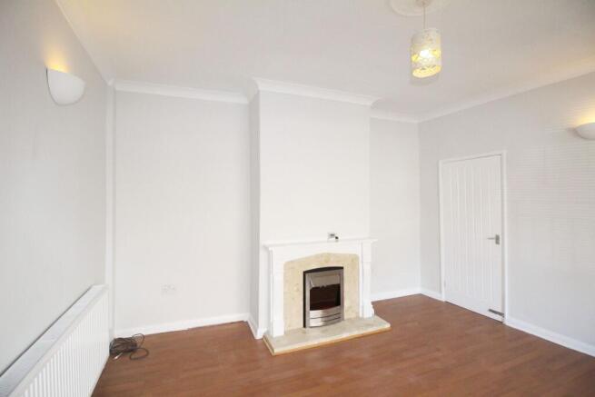 2 bed Terraced to rent Image 5