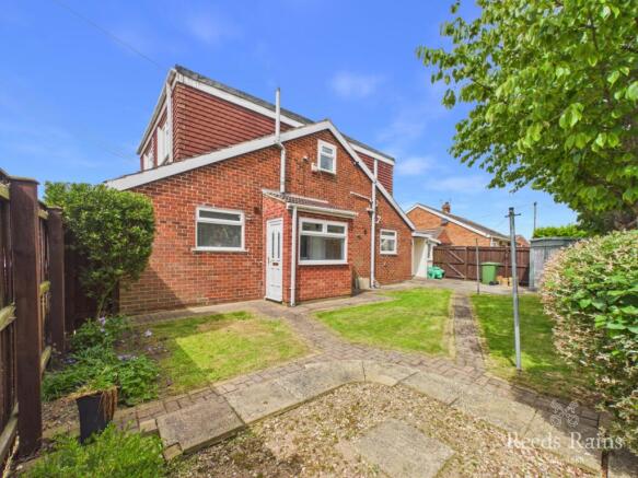 3 bed Semi-Detached for sale Image 8