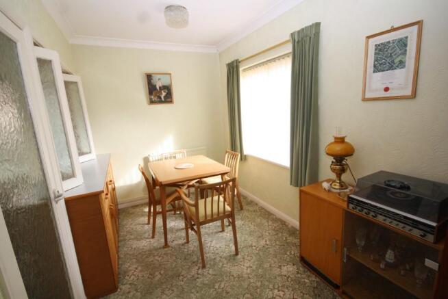 11' x 7' Dining Area