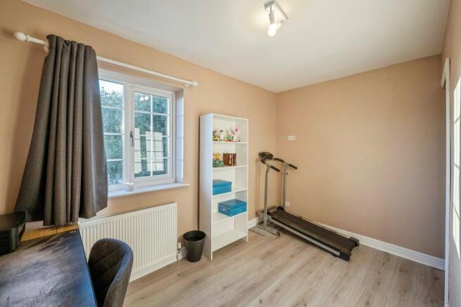 3 bed Terraced for sale Image 8