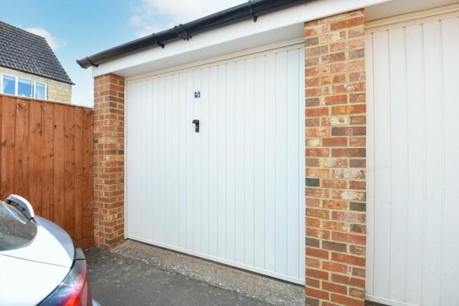 Garage & Parking