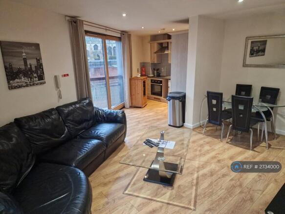 Large Bright Open Plan Lounge