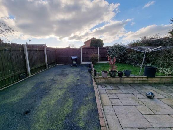 Rear Garden &a...