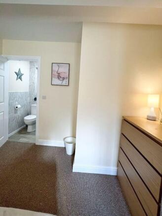 1 bed House Share to rent Image 4