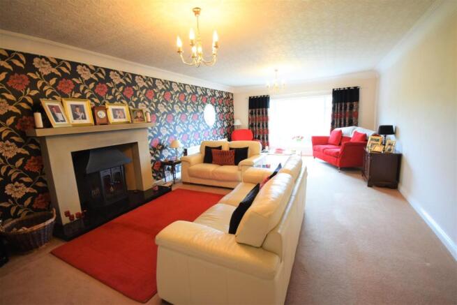 07 Corbiere, Elland Road, Ripponden, HX6 4JN Loung