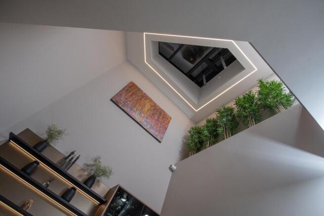 1 bed Serviced Apartments to rent Image 9