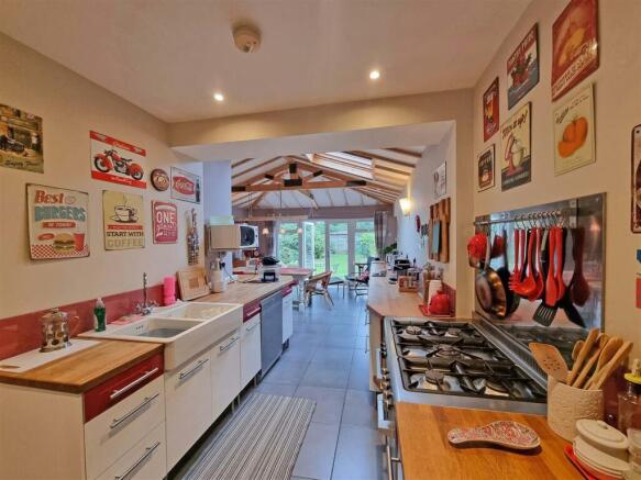OPEN PLAN KITCHEN DINER