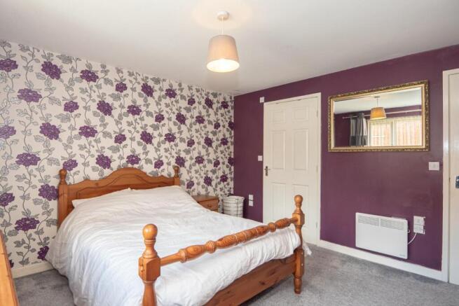 2 bed Flat for sale Image 11