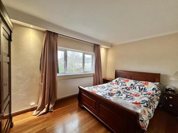 Bedroom 1.jpg