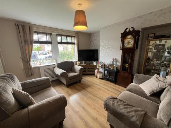 3 bed Semi-Detached for sale Image 3