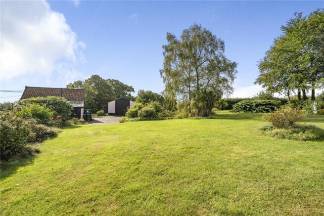 Garden & Outbuilding
