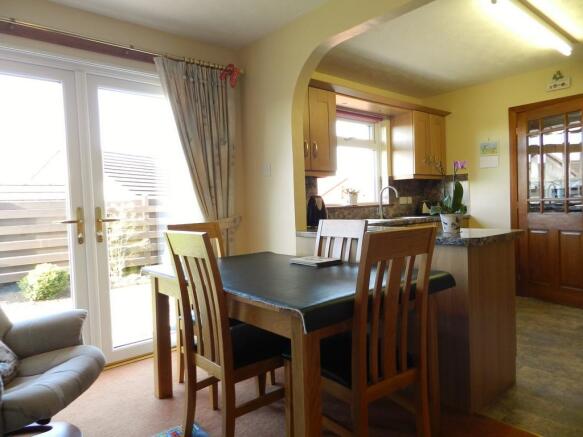 Dining 2 (Property Image)