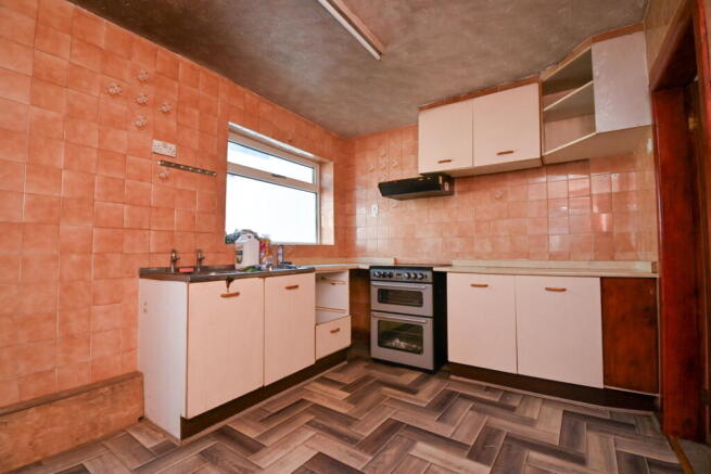 3 bed Semi-Detached for sale Image 6