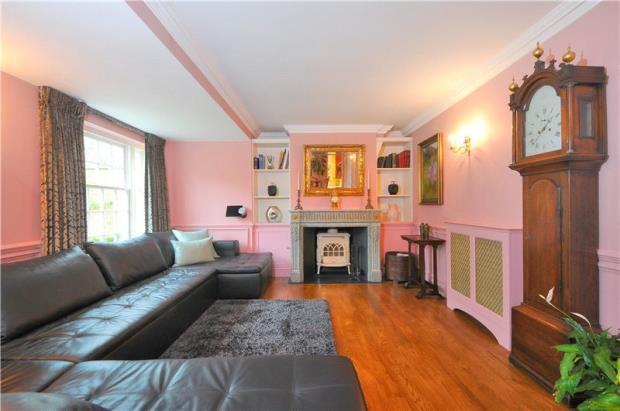 Sitting/Dining Room