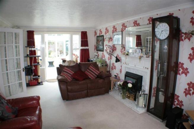LOUNGE: