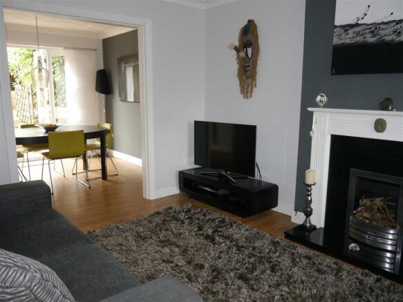 LOUNGE: