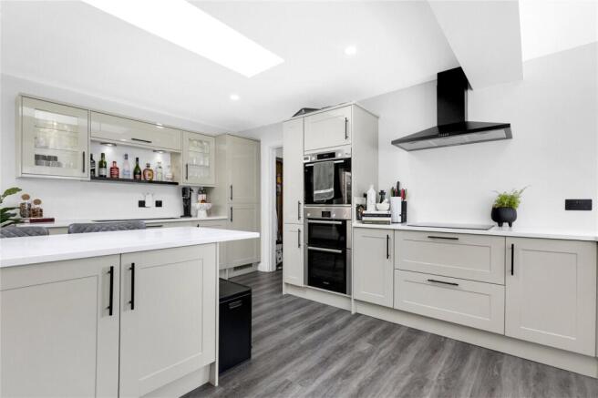 4 bed Detached for sale Image 5