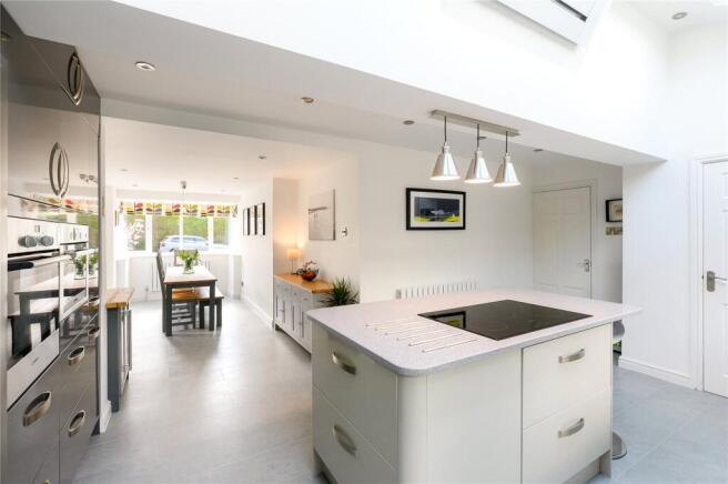 4 bed Detached for sale Image 4