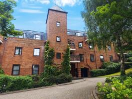 Flat 3, 1 Lychgate Manor, Roxborough Park, Harrow HA1 3YL