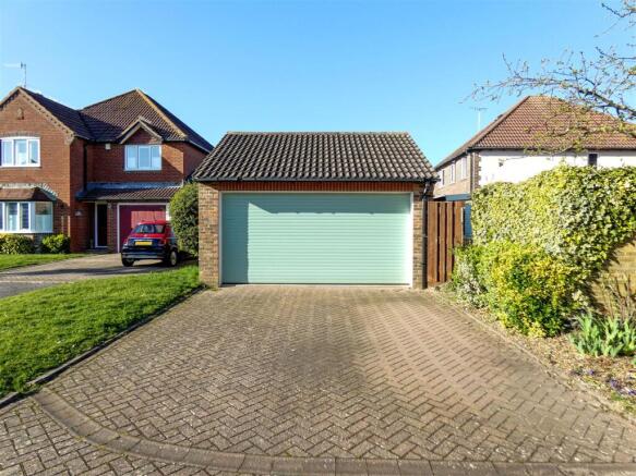 Double Garage & Driveway