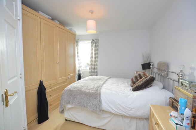 2 bed Flat to rent Image 5