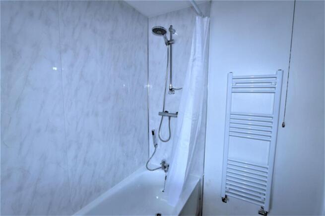 Bathroom 2.jpg