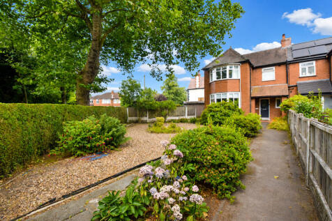Canterbury Road, Urmston, M41