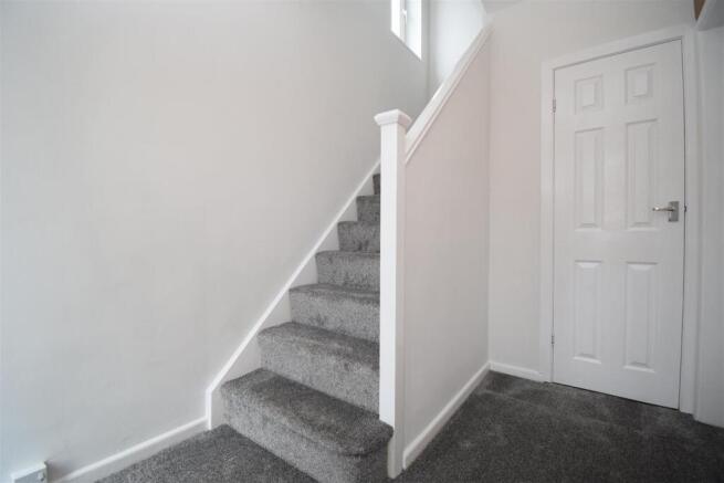 3 bed Semi-Detached to rent Image 10