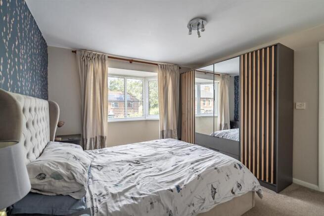 5 bed Semi-Detached for sale Image 11