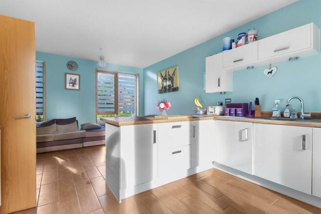 kitchen 3.jpg