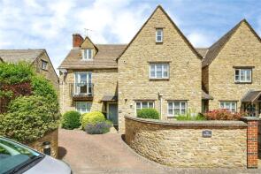 11, Farriers Court, Waine Rush View, Witney OX28 4DB