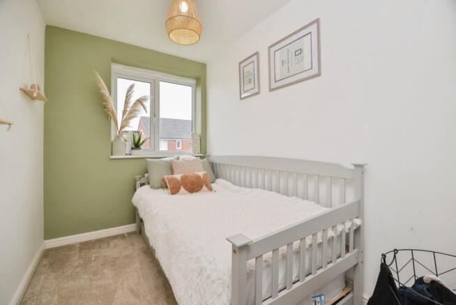 3 bed Semi-Detached for sale Image 6