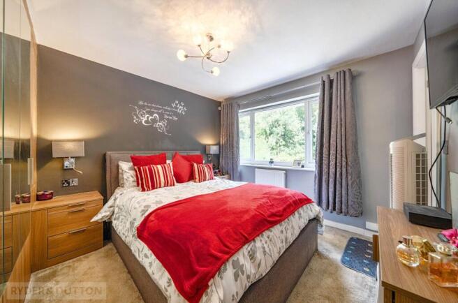 4 bed Semi-Detached for sale Image 9